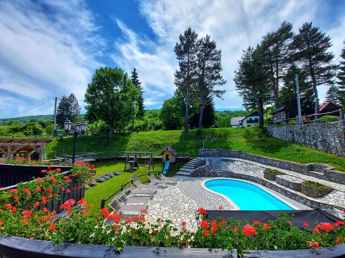 לינה וארוחת בוקר יאזרצה Plitvice Etno House II מראה חיצוני תמונה