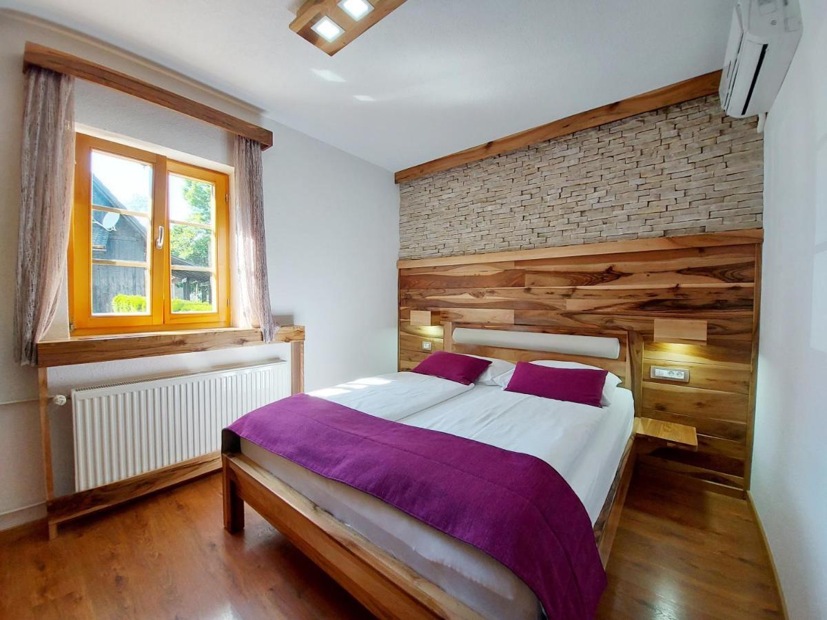 לינה וארוחת בוקר יאזרצה Plitvice Etno House II מראה חיצוני תמונה