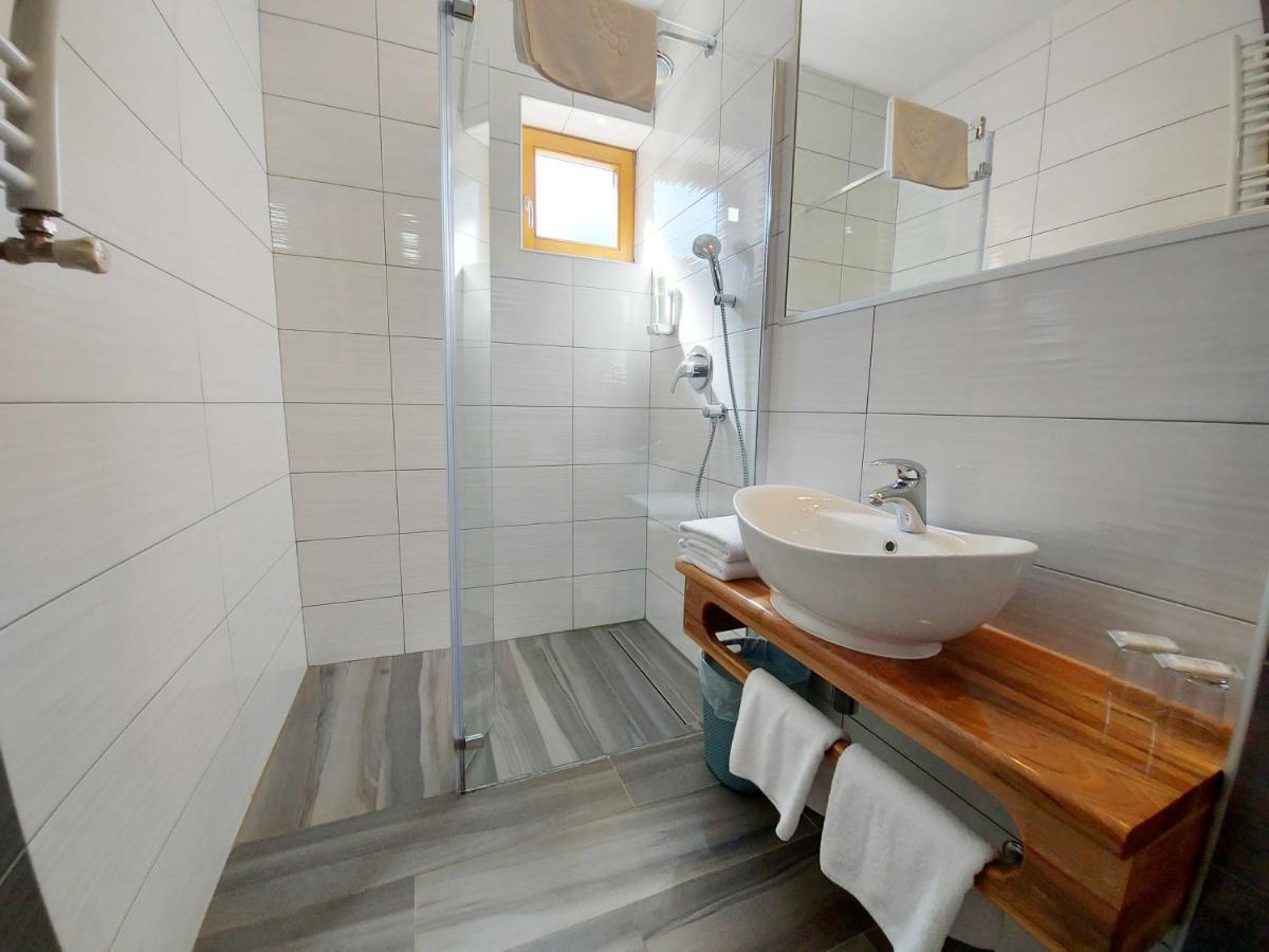 לינה וארוחת בוקר יאזרצה Plitvice Etno House II מראה חיצוני תמונה