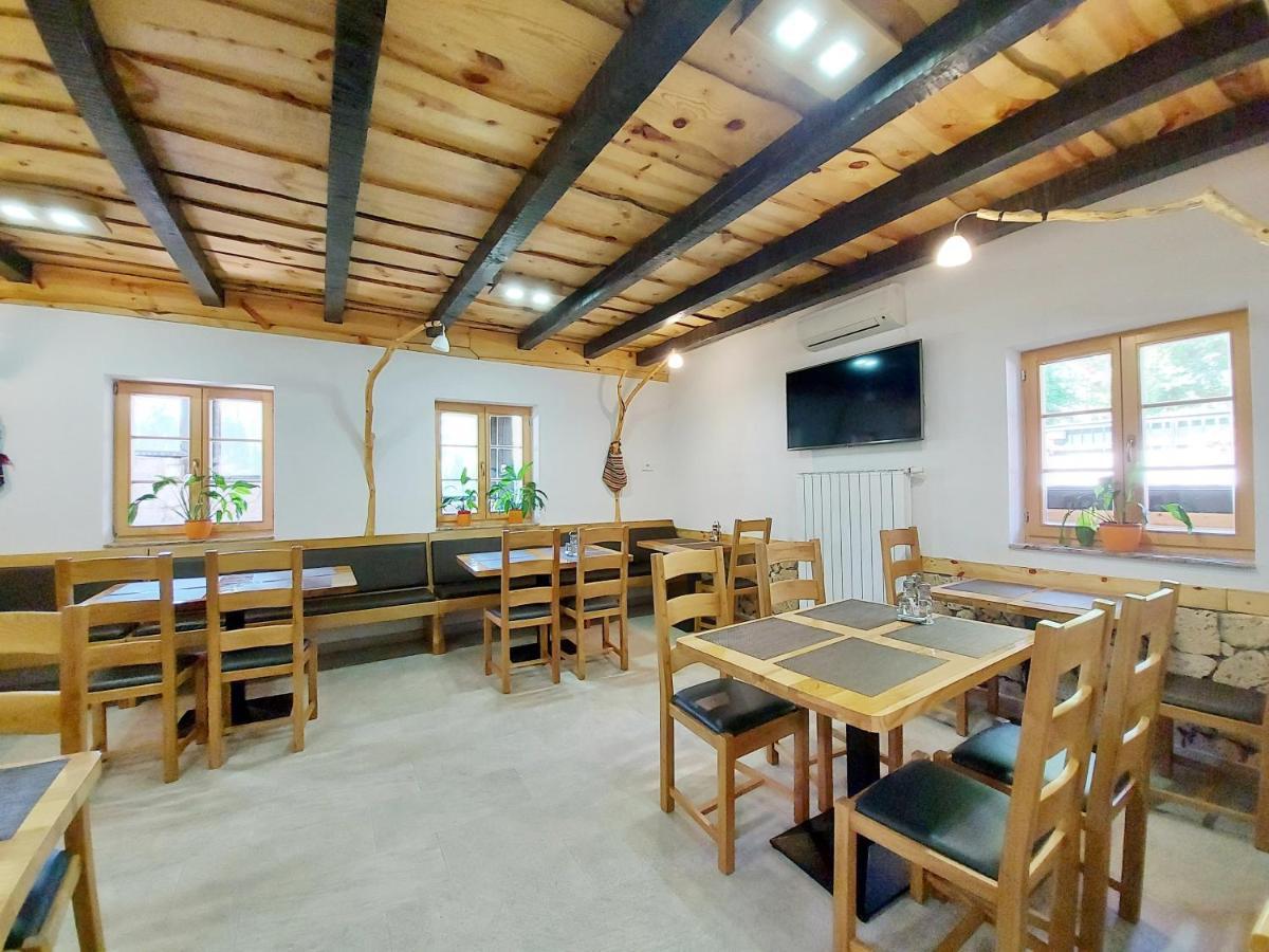 לינה וארוחת בוקר יאזרצה Plitvice Etno House II מראה חיצוני תמונה